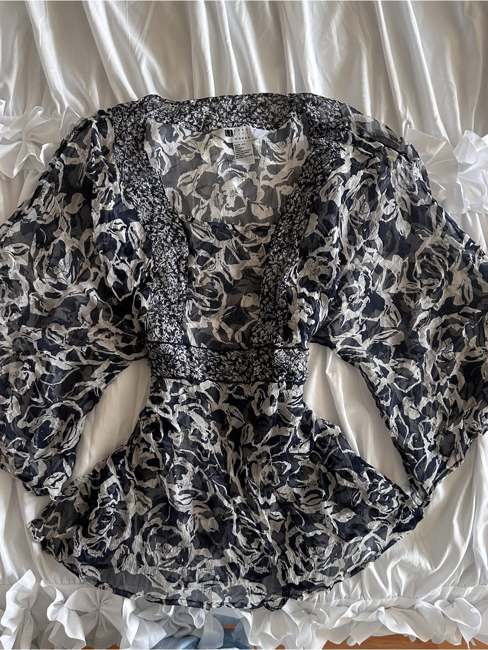 Vintage Lightweight Black & White Floral Peasant Top